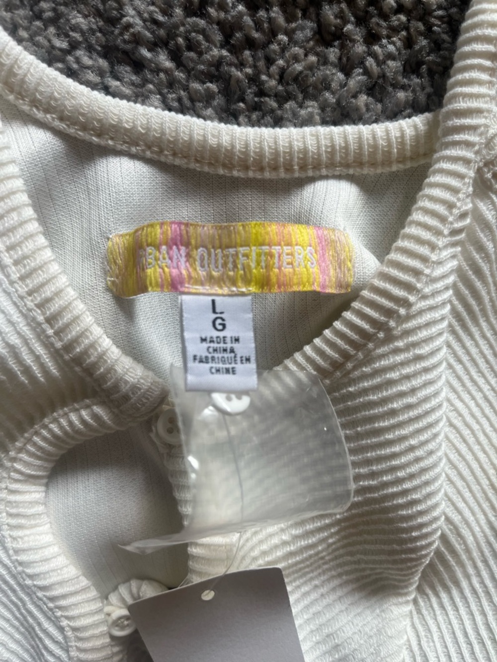 Urban Outfitters Cream Ribbed Button-Front Crop Top - Picture 4 of 9